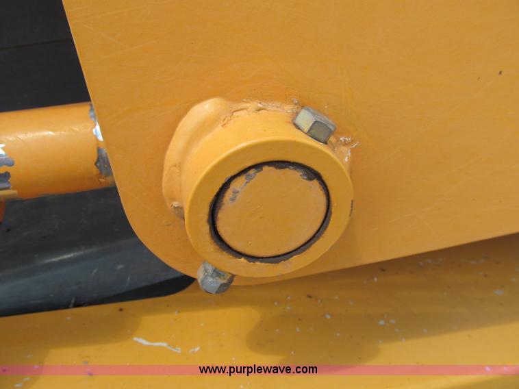 image for item C3527 2004 Mustang MTL25 high flow track skid steer