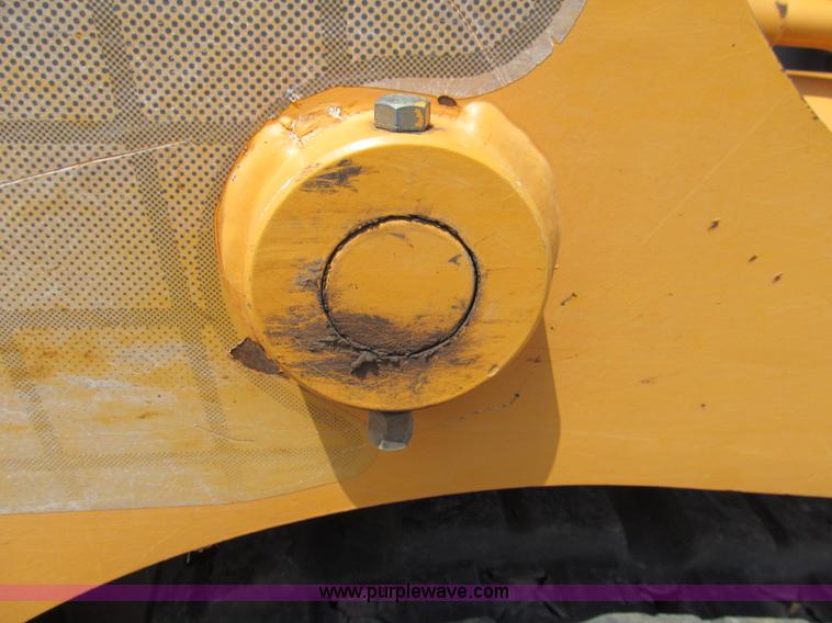 image for item C3527 2004 Mustang MTL25 high flow track skid steer