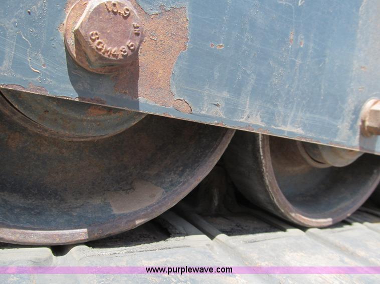 image for item C3527 2004 Mustang MTL25 high flow track skid steer