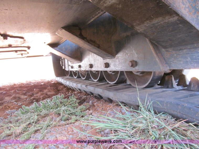 image for item C3527 2004 Mustang MTL25 high flow track skid steer