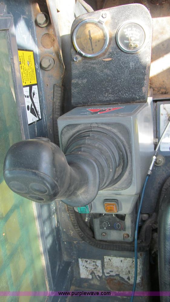 image for item C3527 2004 Mustang MTL25 high flow track skid steer