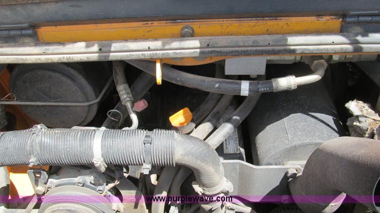 image for item C3527 2004 Mustang MTL25 high flow track skid steer