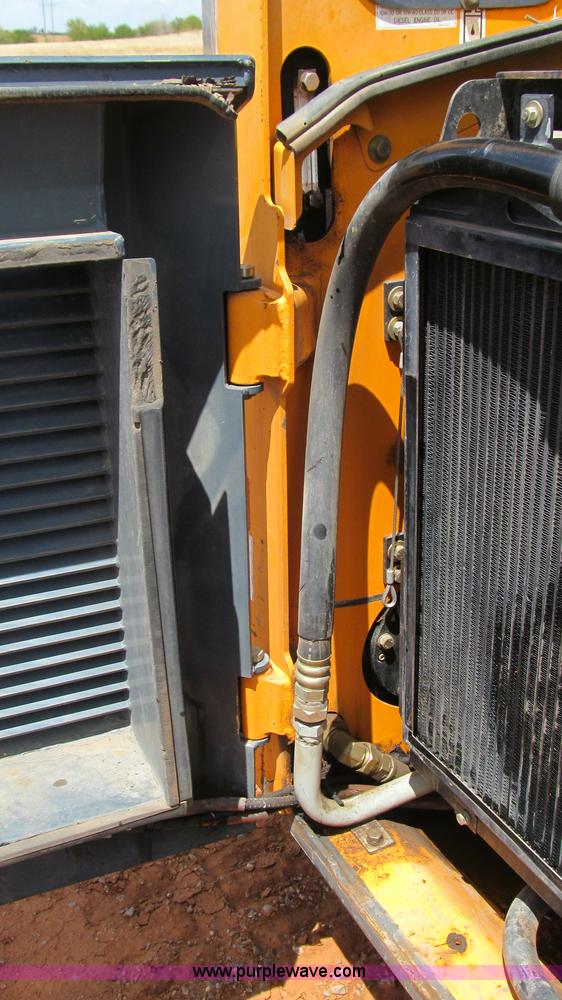 image for item C3527 2004 Mustang MTL25 high flow track skid steer