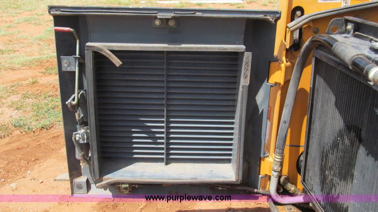 image for item C3527 2004 Mustang MTL25 high flow track skid steer