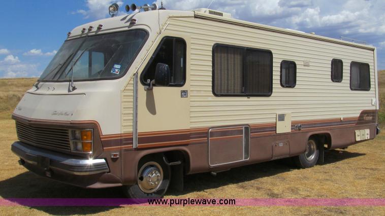 image for item C3528 1985 Chevrolet P30 Catalina Tidwell 27' RV motor coach