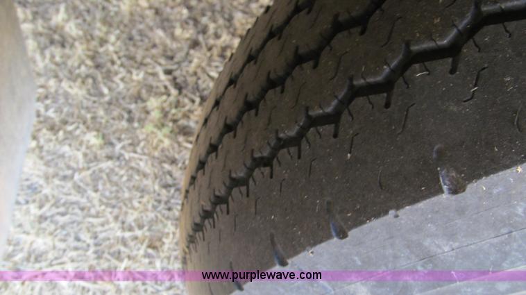 image for item C3528 1985 Chevrolet P30 Catalina Tidwell 27' RV motor coach