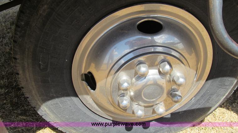 image for item C3528 1985 Chevrolet P30 Catalina Tidwell 27' RV motor coach