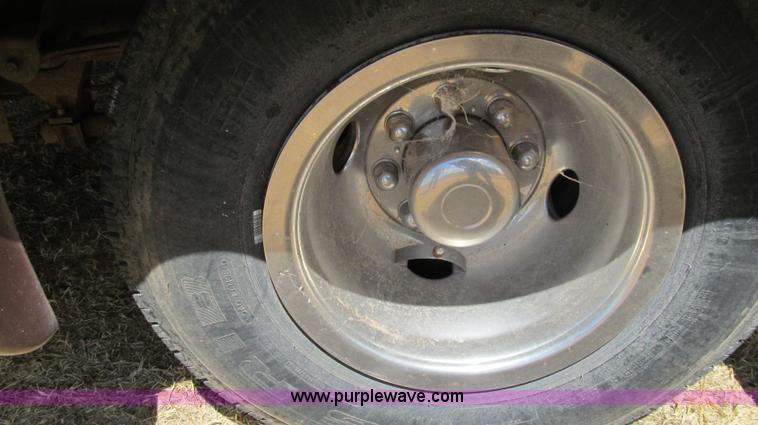 image for item C3528 1985 Chevrolet P30 Catalina Tidwell 27' RV motor coach