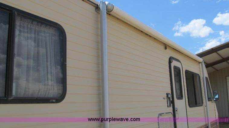 image for item C3528 1985 Chevrolet P30 Catalina Tidwell 27' RV motor coach