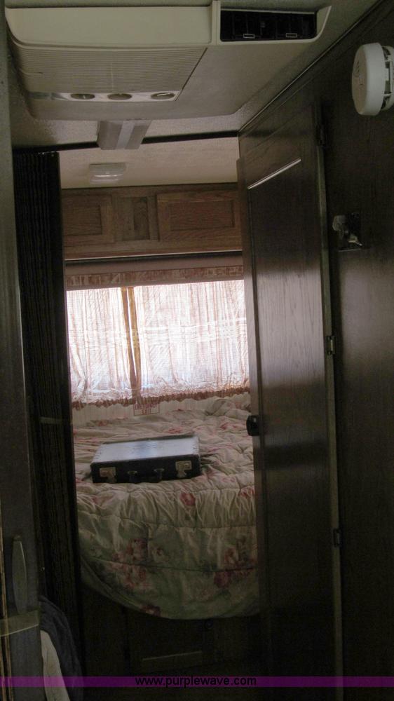 image for item C3528 1985 Chevrolet P30 Catalina Tidwell 27' RV motor coach