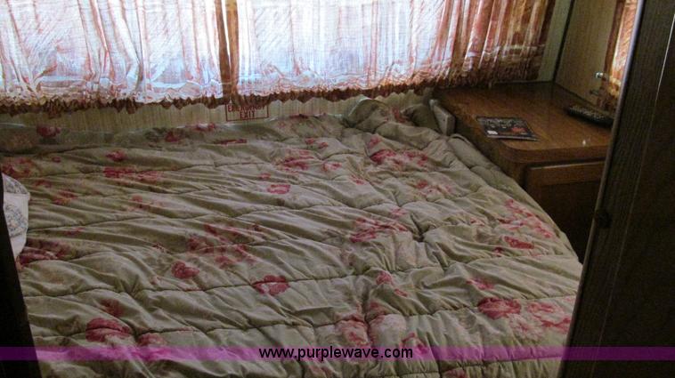 image for item C3528 1985 Chevrolet P30 Catalina Tidwell 27' RV motor coach