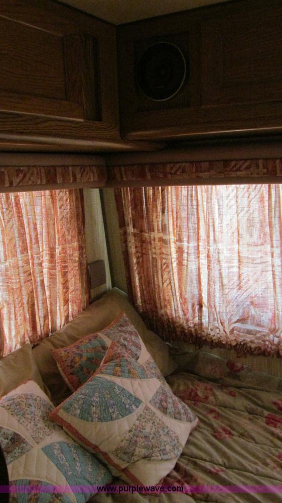 image for item C3528 1985 Chevrolet P30 Catalina Tidwell 27' RV motor coach