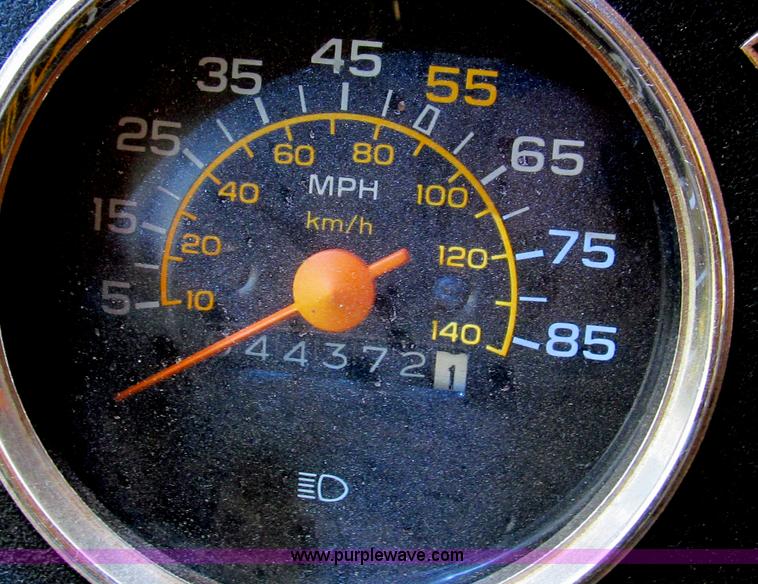 image for item C3528 1985 Chevrolet P30 Catalina Tidwell 27' RV motor coach