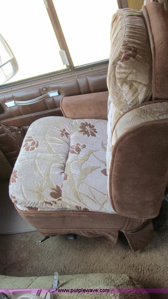 image for item C3528 1985 Chevrolet P30 Catalina Tidwell 27' RV motor coach