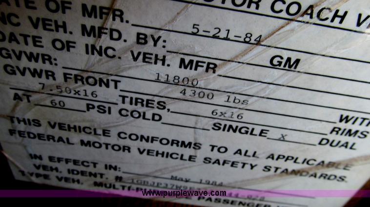 image for item C3528 1985 Chevrolet P30 Catalina Tidwell 27' RV motor coach