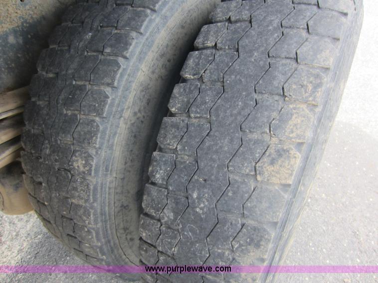 image for item D5594 1990 GMC TopKick dump truck