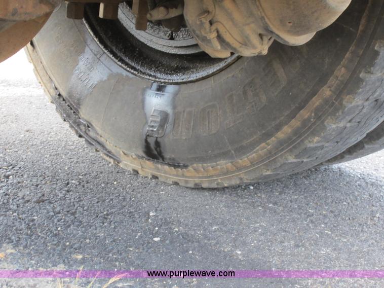 image for item D5594 1990 GMC TopKick dump truck