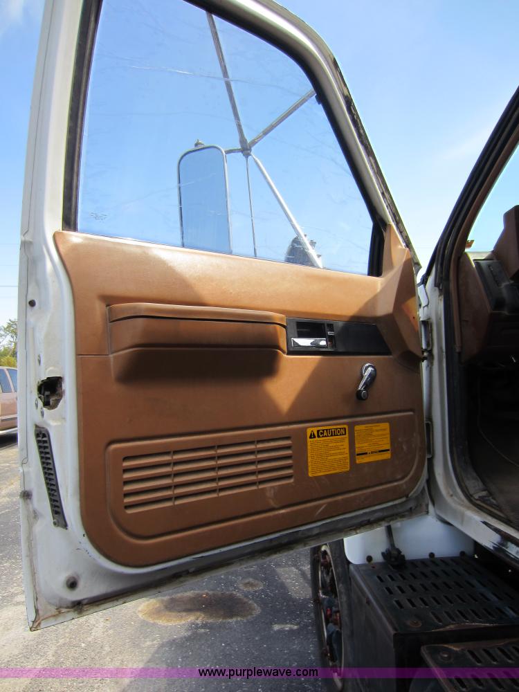 image for item D5594 1990 GMC TopKick dump truck