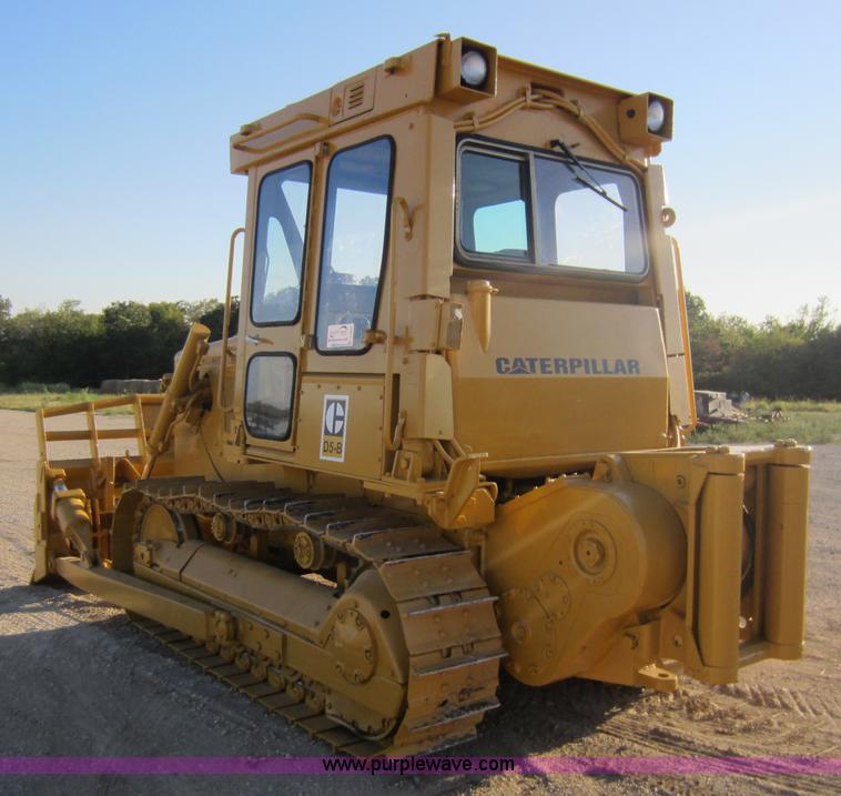 image for item D5607 1984 Caterpillar D5B dozer