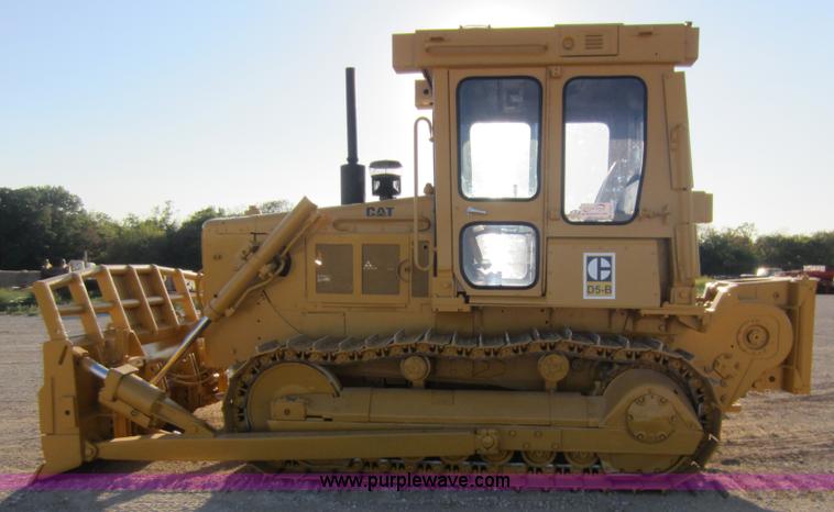 image for item D5607 1984 Caterpillar D5B dozer