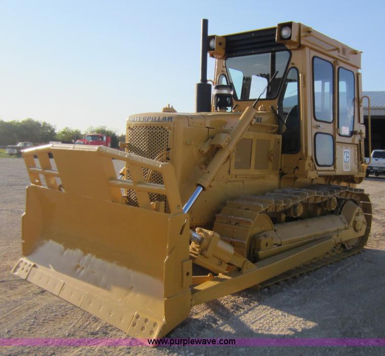 image for item D5607 1984 Caterpillar D5B dozer