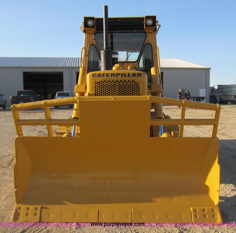 image for item D5607 1984 Caterpillar D5B dozer