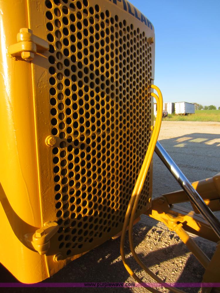 image for item D5607 1984 Caterpillar D5B dozer