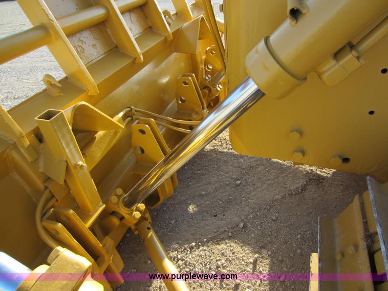 image for item D5607 1984 Caterpillar D5B dozer
