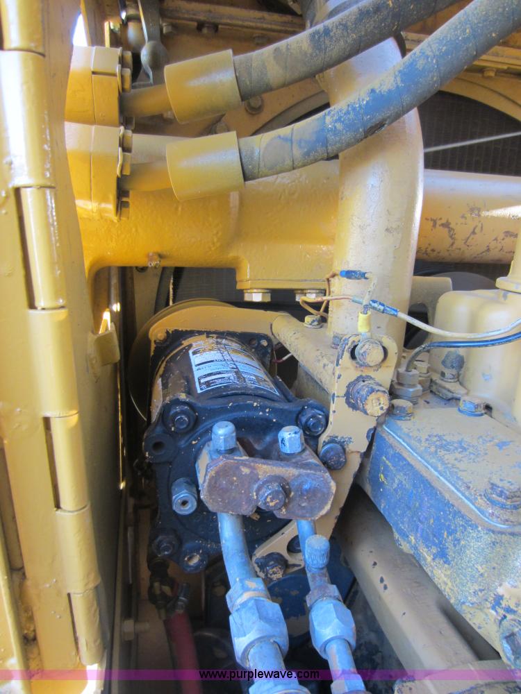 image for item D5607 1984 Caterpillar D5B dozer