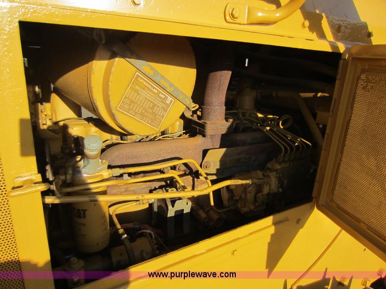 image for item D5607 1984 Caterpillar D5B dozer