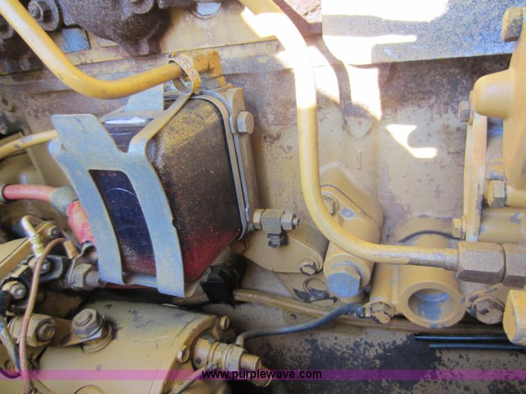 image for item D5607 1984 Caterpillar D5B dozer