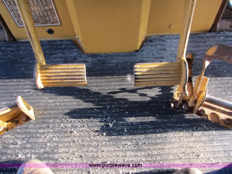 image for item D5607 1984 Caterpillar D5B dozer