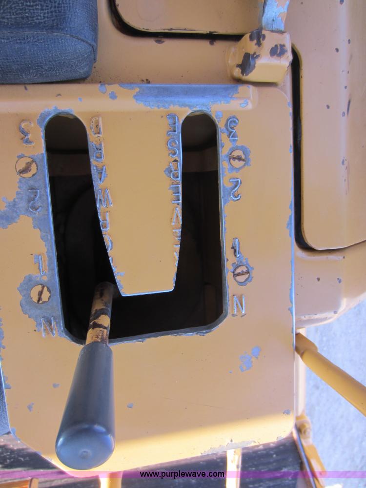 image for item D5607 1984 Caterpillar D5B dozer