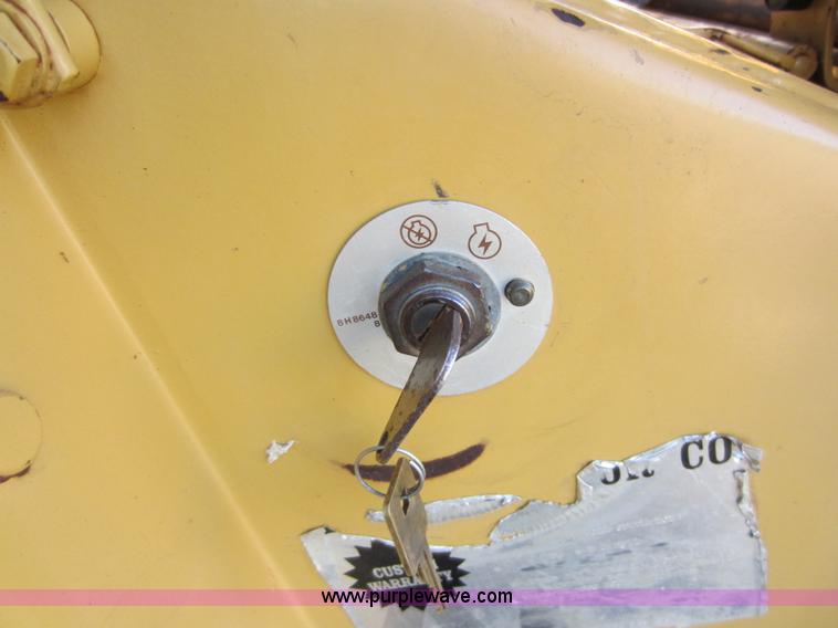 image for item D5607 1984 Caterpillar D5B dozer