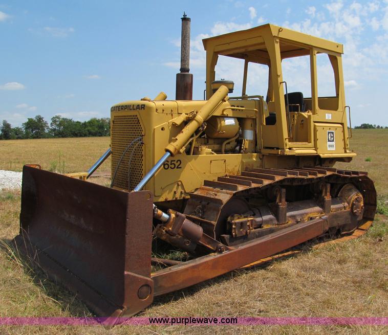 image for item E2003 1985 Caterpillar D6D dozer