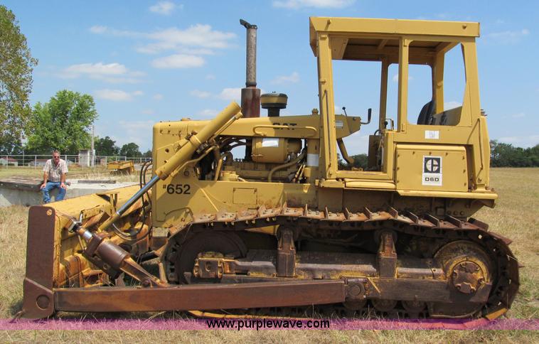image for item E2003 1985 Caterpillar D6D dozer