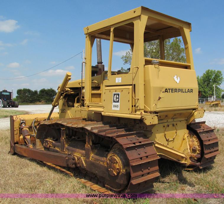 image for item E2003 1985 Caterpillar D6D dozer