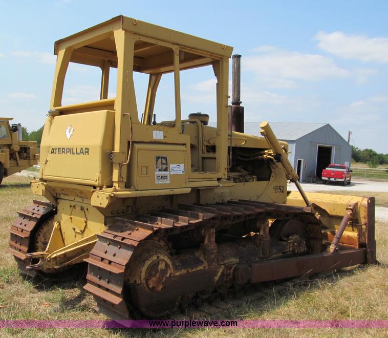 image for item E2003 1985 Caterpillar D6D dozer