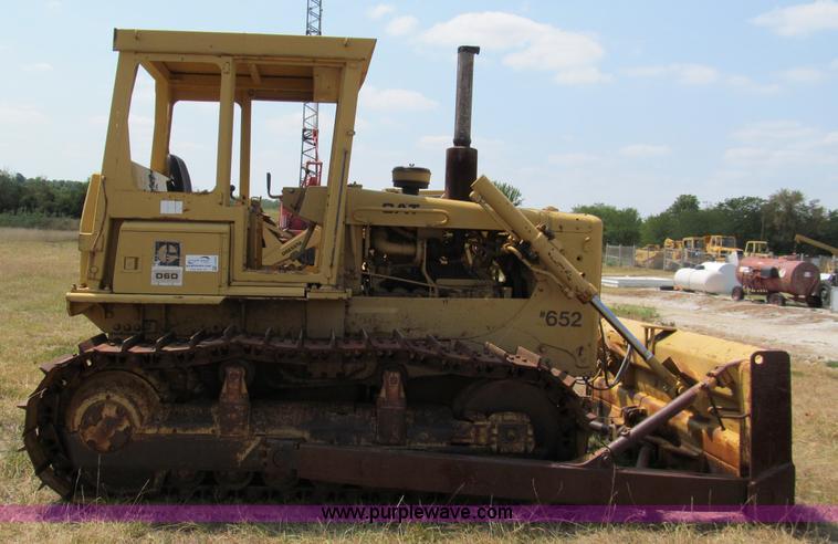 image for item E2003 1985 Caterpillar D6D dozer