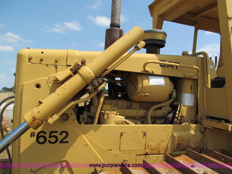 image for item E2003 1985 Caterpillar D6D dozer