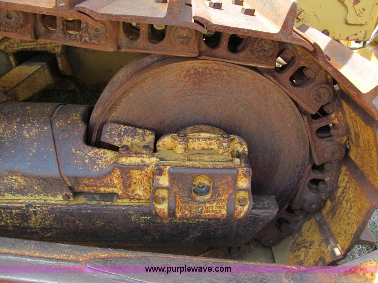 image for item E2003 1985 Caterpillar D6D dozer
