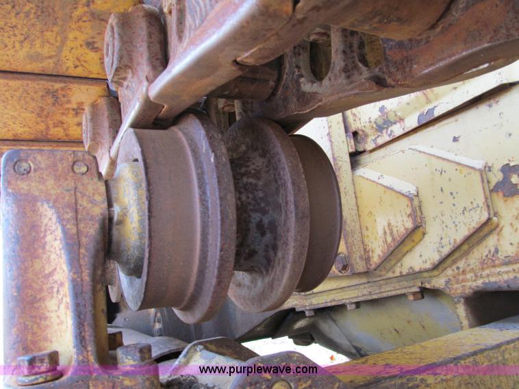 image for item E2003 1985 Caterpillar D6D dozer