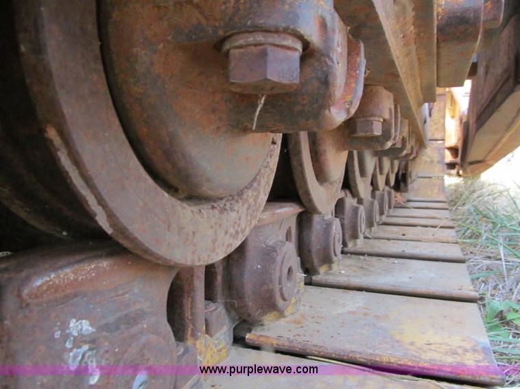 image for item E2003 1985 Caterpillar D6D dozer