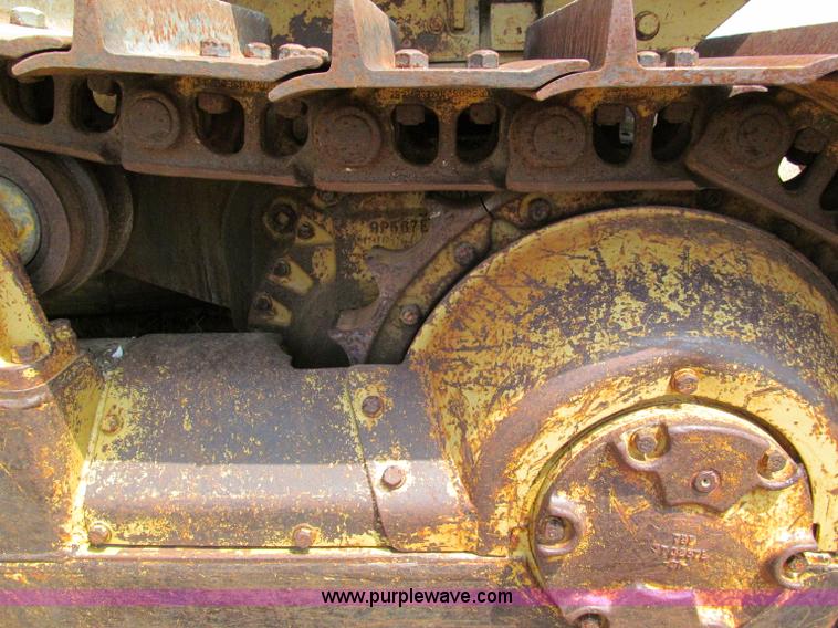 image for item E2003 1985 Caterpillar D6D dozer