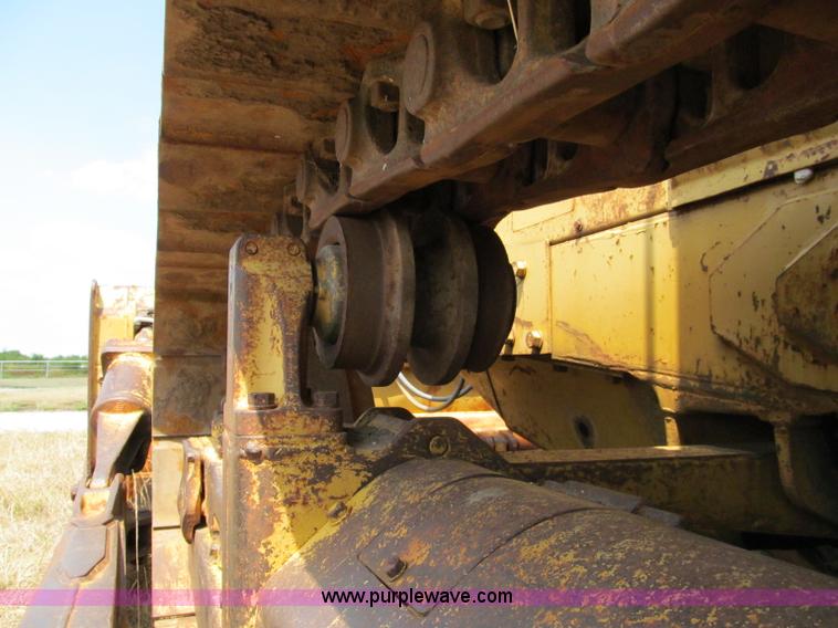 image for item E2003 1985 Caterpillar D6D dozer