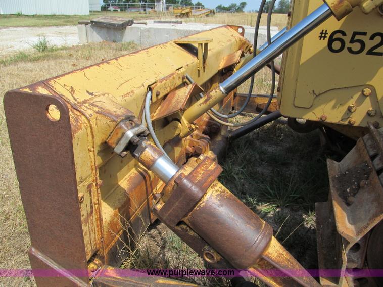 image for item E2003 1985 Caterpillar D6D dozer