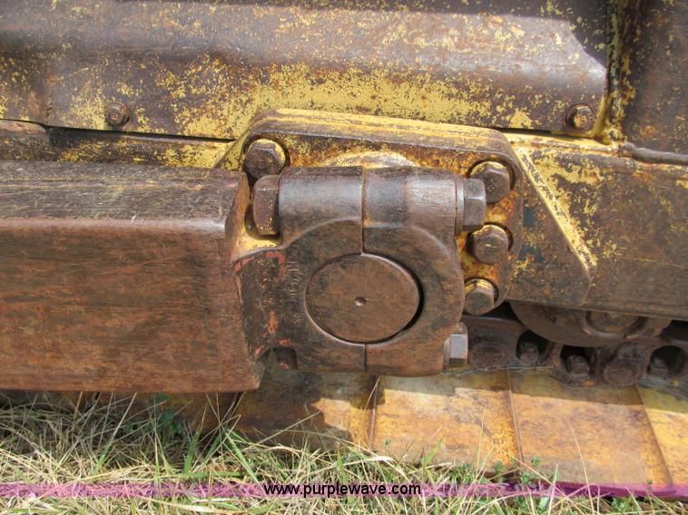 image for item E2003 1985 Caterpillar D6D dozer