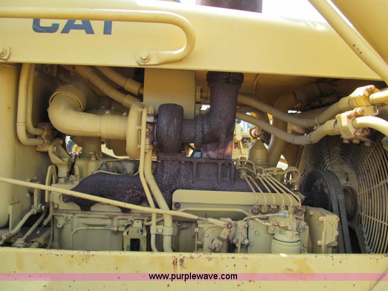 image for item E2003 1985 Caterpillar D6D dozer