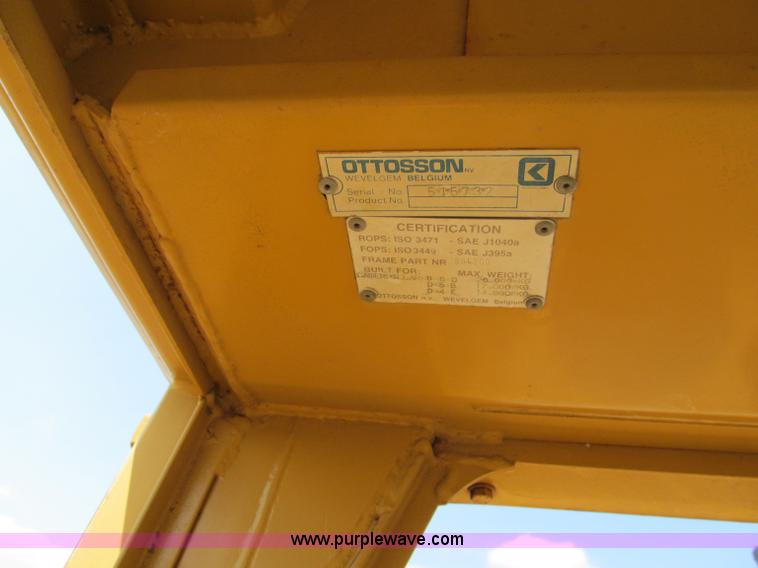 image for item E2003 1985 Caterpillar D6D dozer