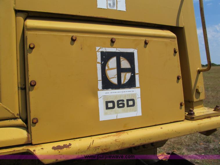 image for item E2003 1985 Caterpillar D6D dozer